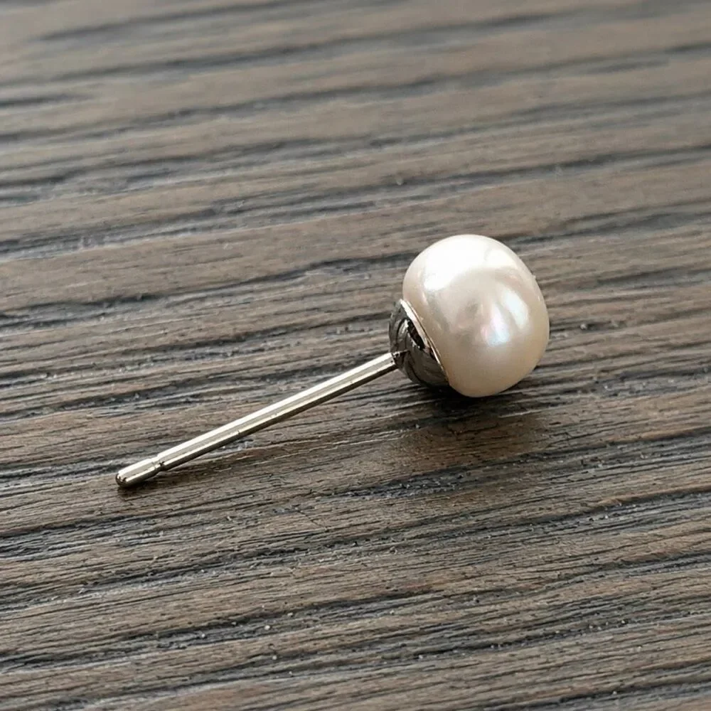 Men’s Small Freshwater Pearl Stud Earrings Silver Tone